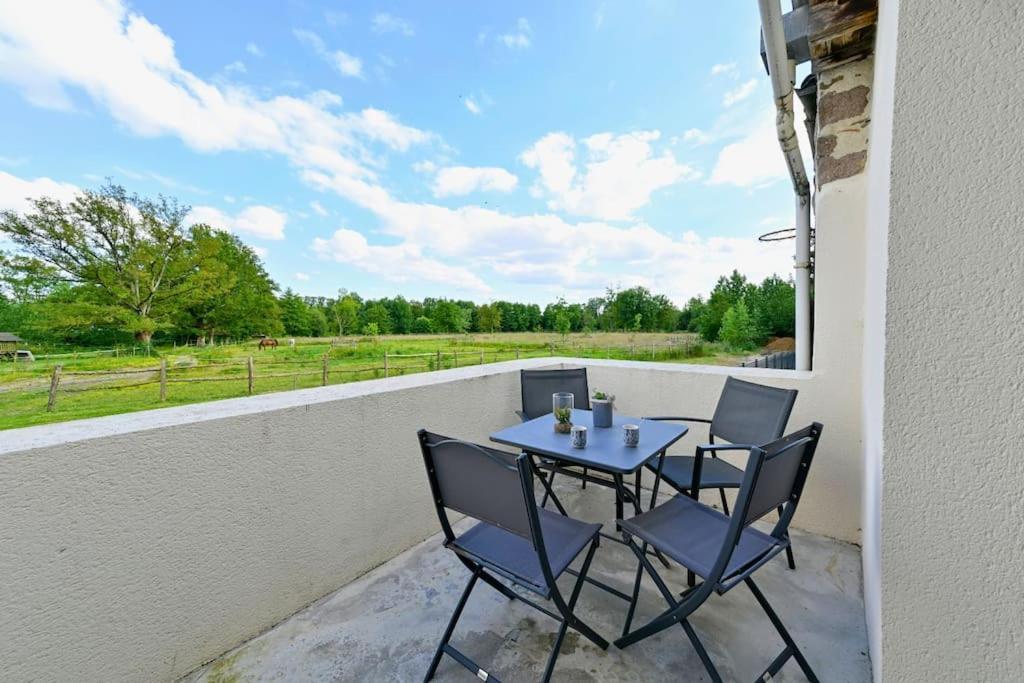 Villa L'Evasion En Pierre Piscine Et Etang Prive à Sevremoine Extérieur photo