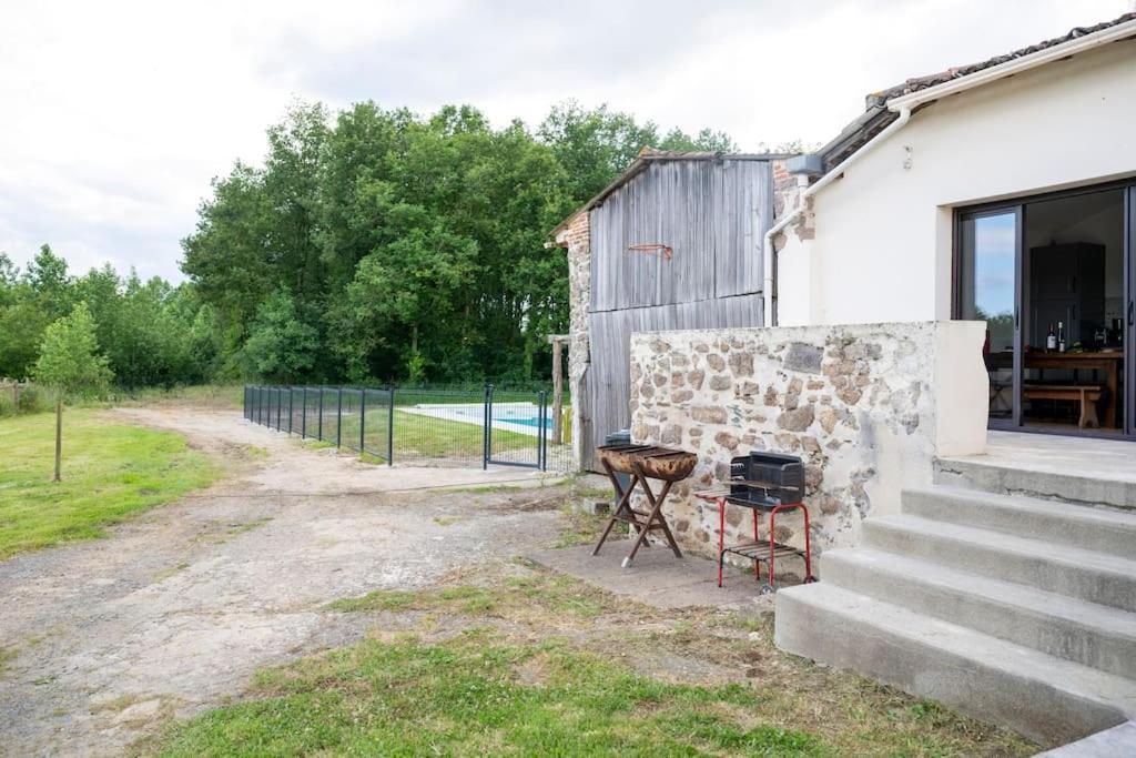 Villa L'Evasion En Pierre Piscine Et Etang Prive à Sevremoine Extérieur photo