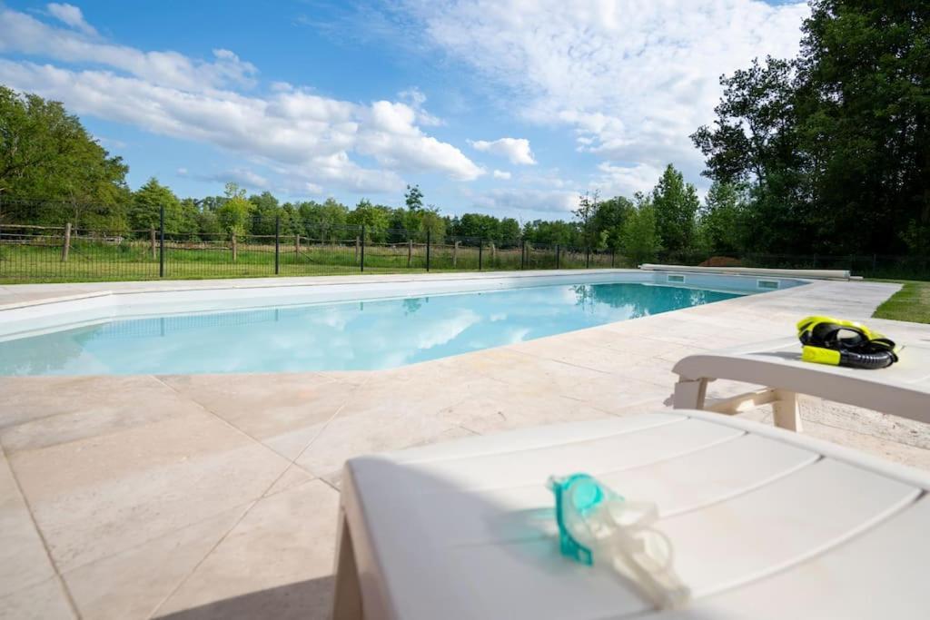 Villa L'Evasion En Pierre Piscine Et Etang Prive à Sevremoine Extérieur photo